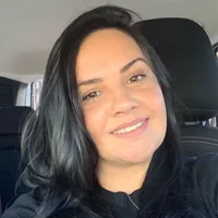 Cuidadora usando rotinas baseadas no brincar